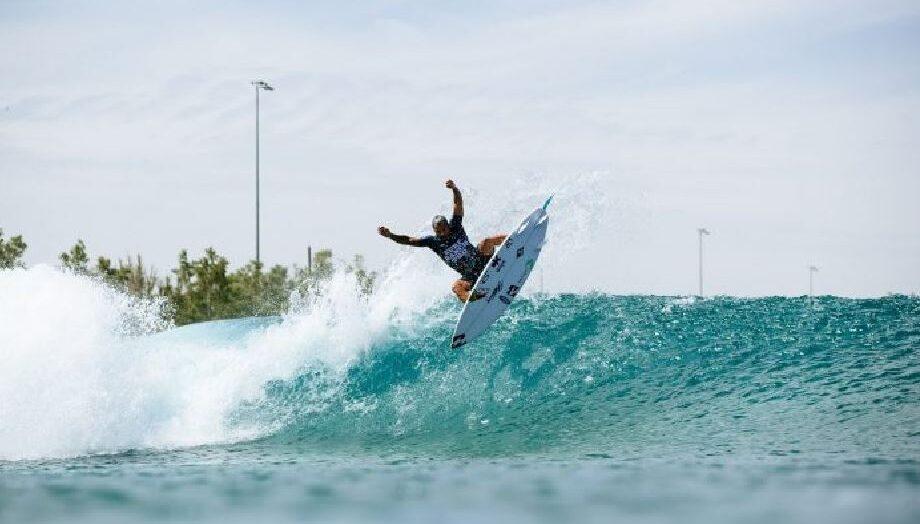 Potiguar Ítalo Ferreira é vice-campeão na final do Surf Ranch Pro