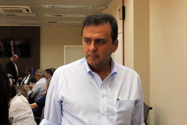 Ex-prefeito de Natal vai recorrer de parecer do TCE