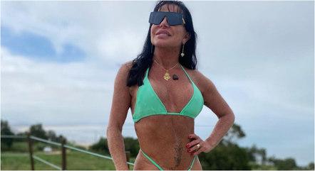 Gretchen rebate seguidora após ser criticada por foto de biquíni: 'O que eu uso só diz respeito a mim'