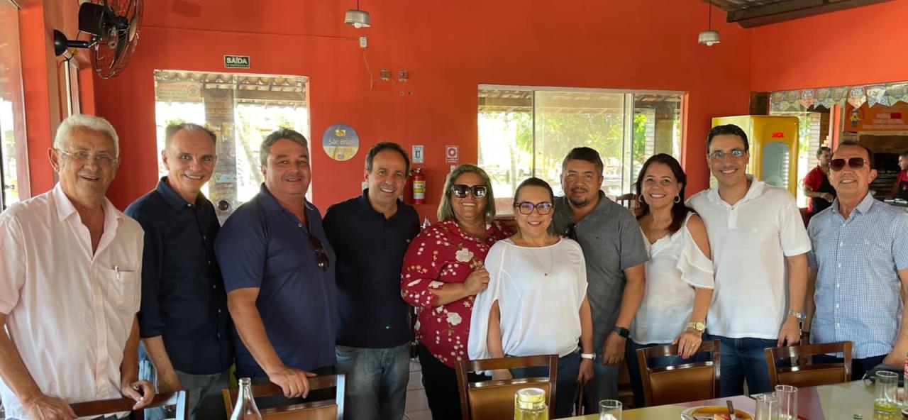 MÃE DOS POBRES DE MONTE ALEGRE: Graça Marques reúne oposição; Fábio Dantas participa da reunião 