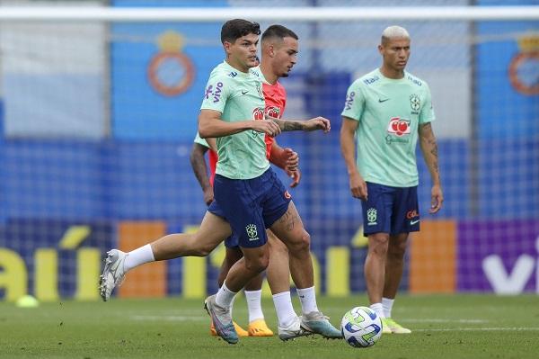 Marquinhos revela reunião sobre técnico com a CBF