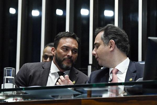 Paulinho e Rogério podem ter o apoio de Styvenson