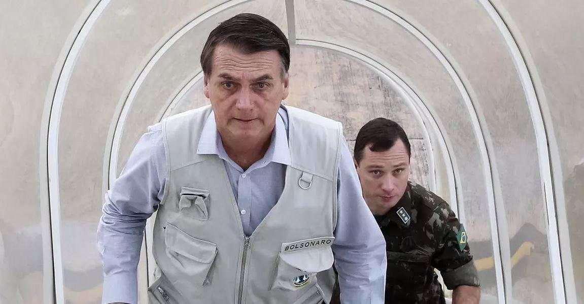 PF encontra no celular de Mauro Cid minuta e 