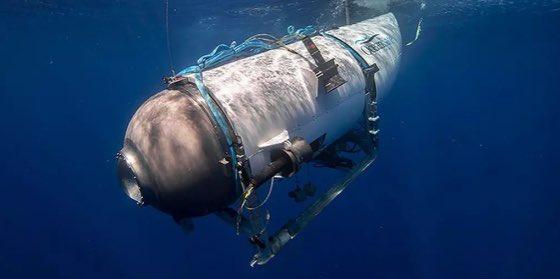 Submarino usado para levar turistas para ver destroços do Titanic desaparece