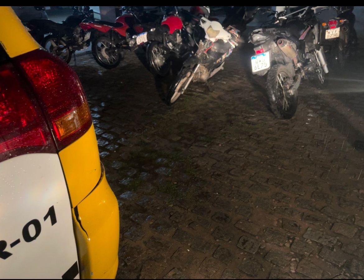 BATALHÃO RODOVIÁRIO/ CPRE DEFLAGRA OPERAÇÃO SOSSEGO E REMOVE MAIS DEZ MOTOCICLETAS COM ESCAPES BARULHENTOS EM NATAL