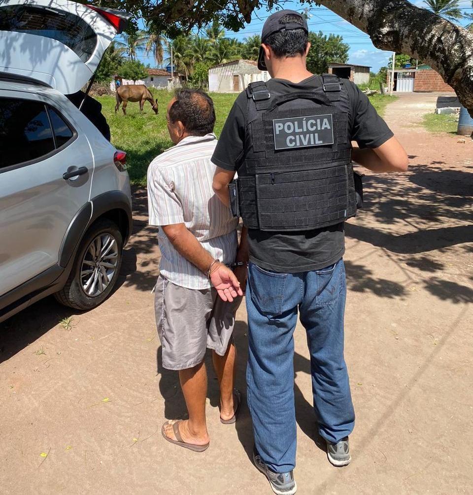 Idoso agride mulher com facão, acaba preso, mas é solto após pagar fiança na Grande Natal