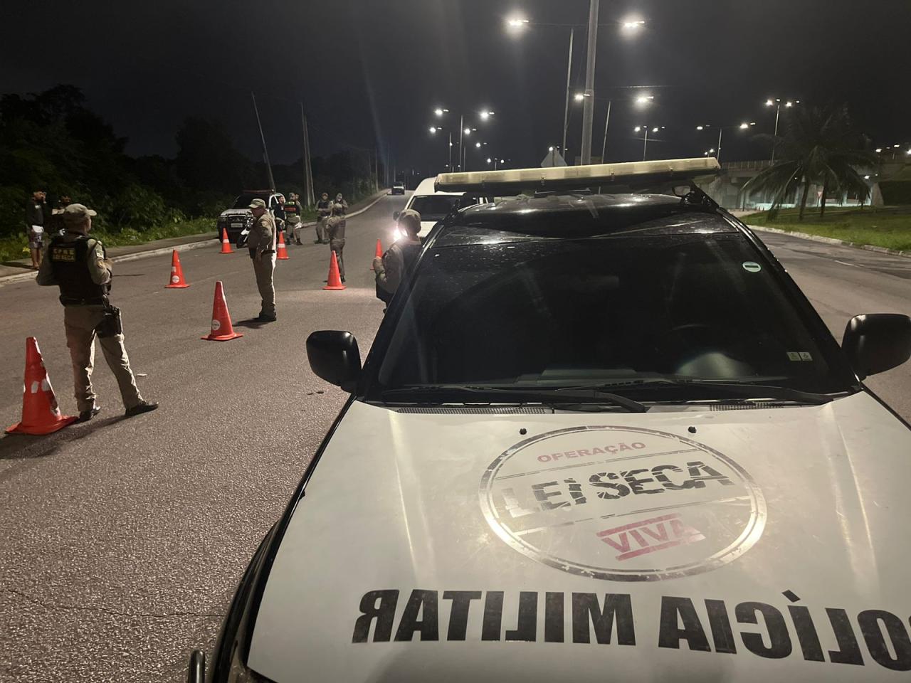 LEI SECA/CPRE AUTUA CONDUTORES POR DIRIGIR SOB EFEITO DE ÁLCOOL DURANTE BLITZ ZONA NORTE DE NATAL