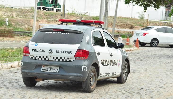 POLICIAIS MILITARES CAPTURAM FORAGIDO DA JUSTIÇA NA CIDADE DE AREZ
