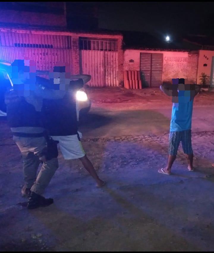 BATALHÃO RODOVIÁRIO/CPRE FLAGRA JOVENS PORTANDO ENTORPECENTE EM SÃO JOSÉ DE MIPIBÚ.