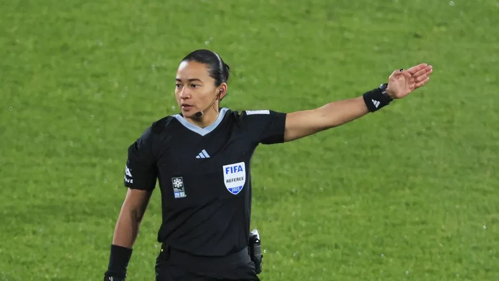 Edina Alves será profissional da arbitragem brasileira com mais jogos em Copas do Mundo
