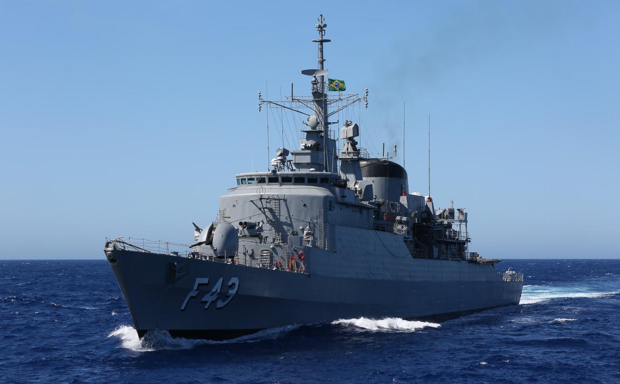 Fragata da Marinha será aberta para visitação neste domingo; confira