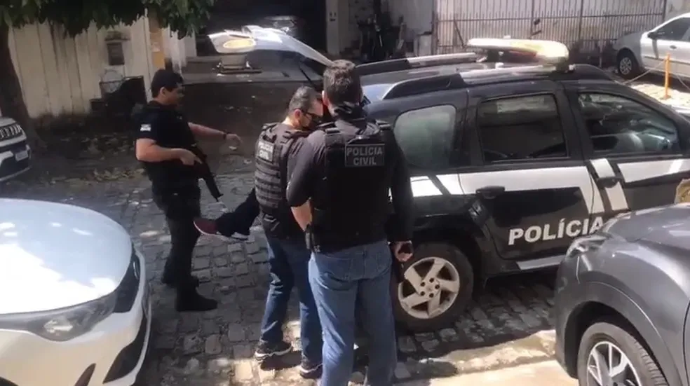 Homem é preso em Natal suspeito de estuprar enteada de 12 anos e agredir esposa que defendeu a filha