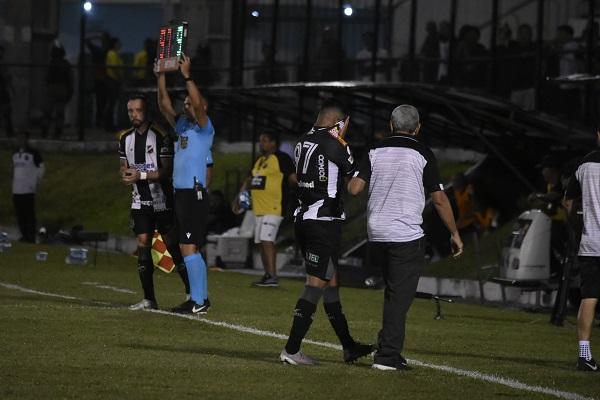 Jean Patrick voltar a ser opção e Evandro é dúvida