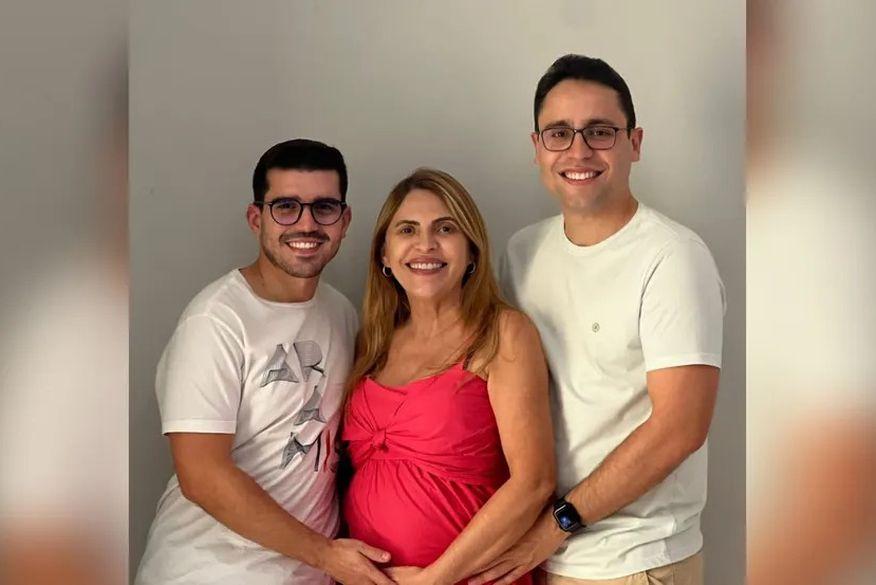 Médicos que se conheceram em hospital vão ser pais de criança gerada pela mãe de um deles, no Ceará