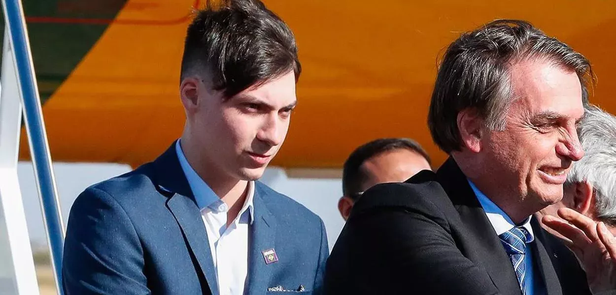 Polícia do DF cumpre mandado de busca e apreensão contra Jair Renan Bolsonaro