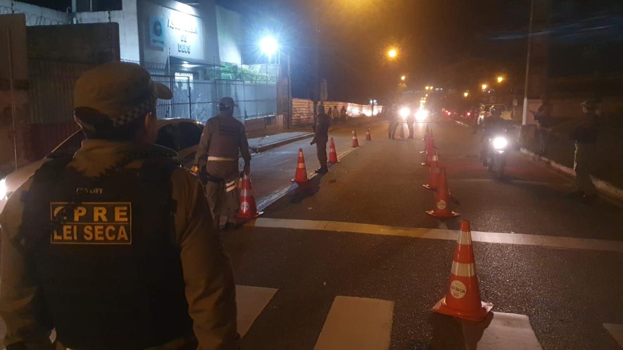 LEI SECA/CPRE AUTUA MAIS SETE CONDUTORES POR DIRIGIR SOB A INFLUÊNCIA DE ÁLCOOL DURANTE FISCALIZAÇÃO NA ZONA OESTE DE NATAL