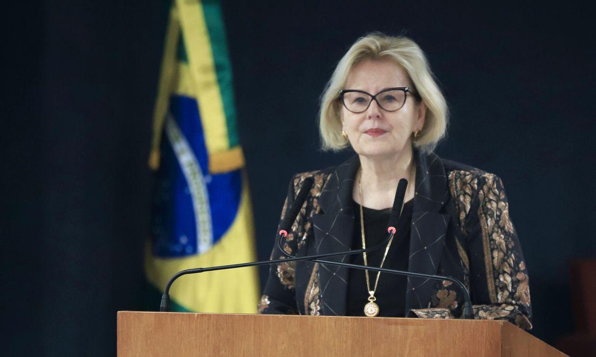 Ministra marca julgamento de ação que descriminaliza aborto; confira