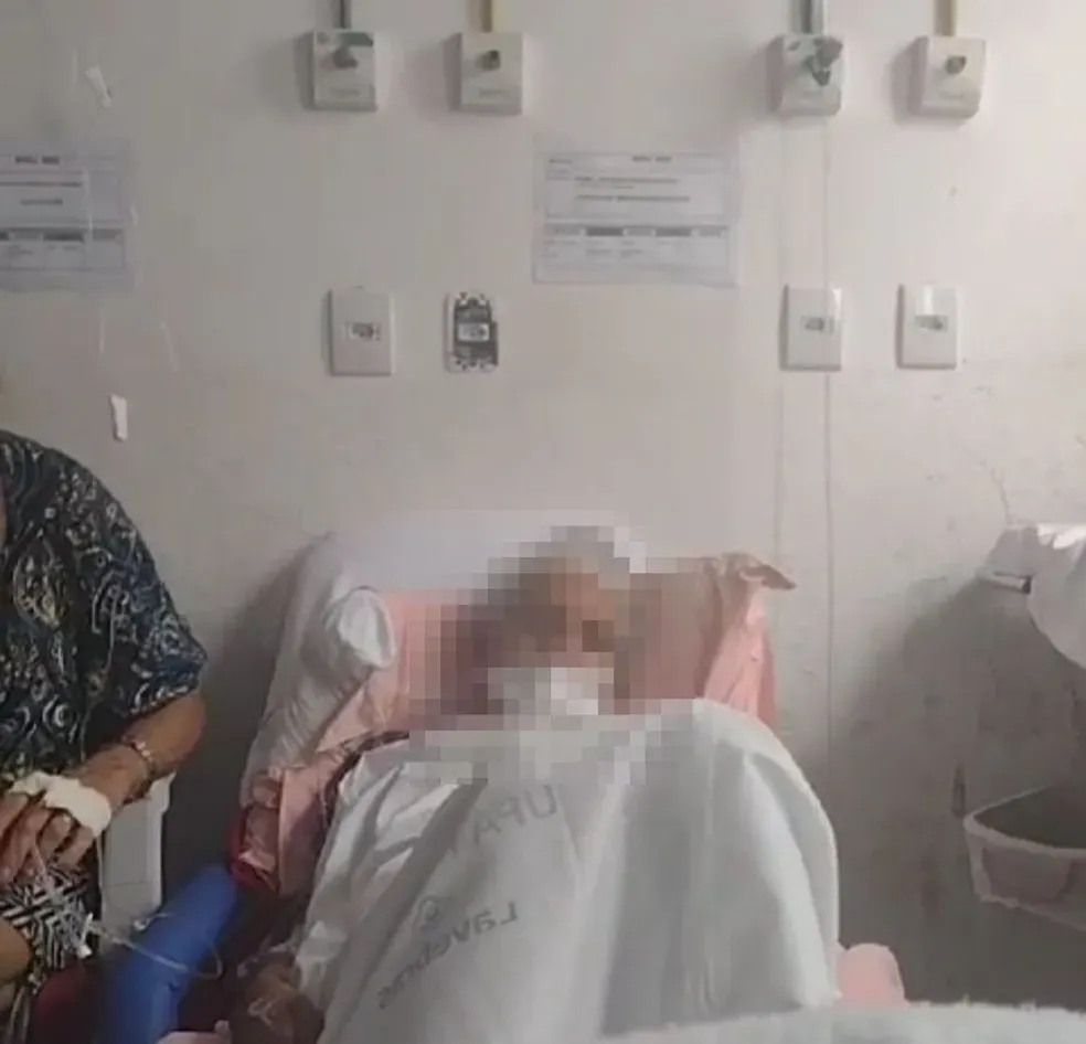 Paciente com câncer e colostomizada fica 5 dias internada em cadeira em UPA de Natal; 'Situação que dói e revolta', diz filho
