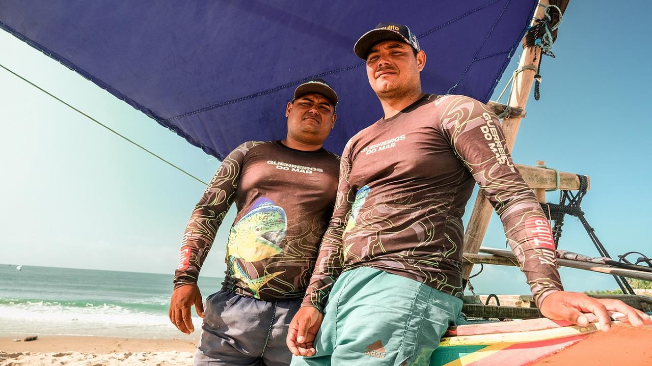 Pescadores youtubers compartilham dia a dia de aventuras no litoral do CE com milhares de seguidores