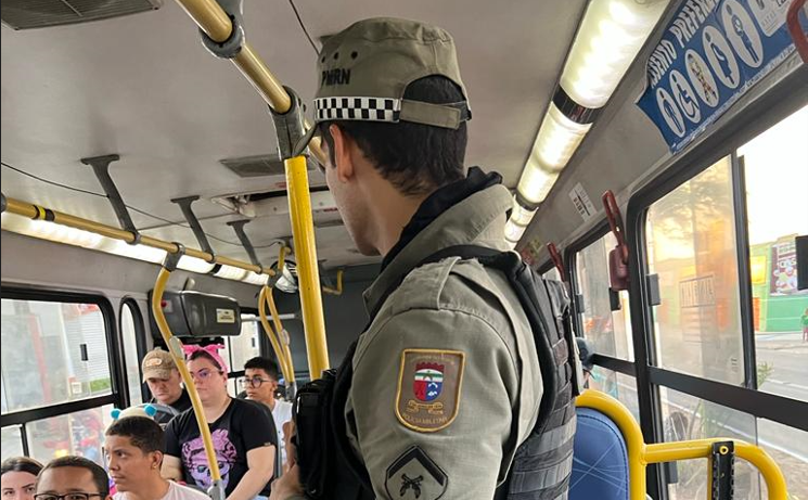 PMRN inicia programa “Viagem Segura” com escolta armada dentro dos ônibus