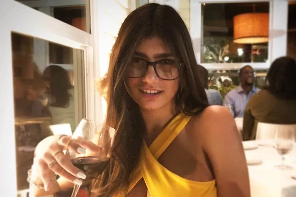 Ex-atriz pornô Mia Khalifa é demitida após comemorar ataques do Hamas