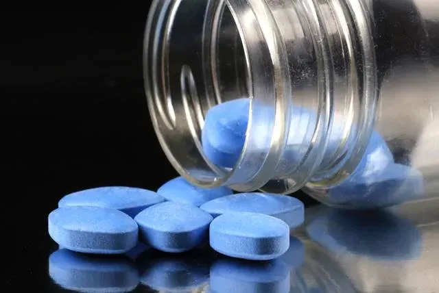 Homem de 32 anos toma dose dobrada de Viagra e fica cego de um olho