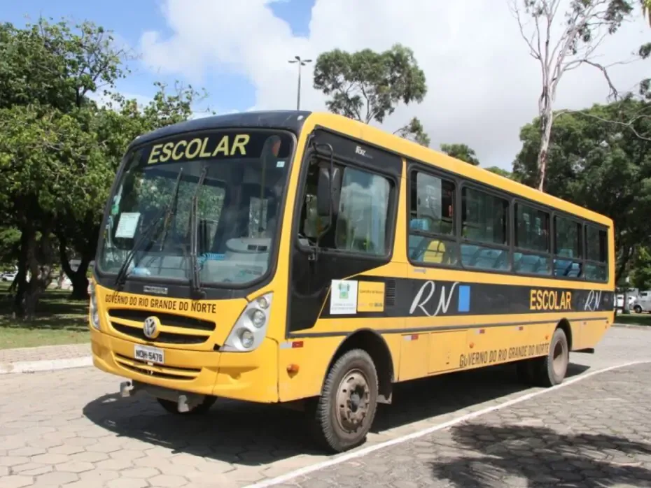 Transporte escolar é suspenso em Ceará-Mirim para alunos da rede estadual por falta de pagamento do Governo do RN