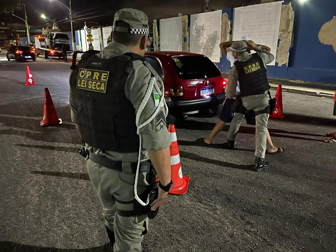 LEI SECA/CPRE PRENDE CONDUTOR EMBRIAGADO E REALIZA DETENÇÃO POR PORTE DE ENTORPECENTES DURANTE MAIS UMA FISCALIZAÇÃO EM NATAL