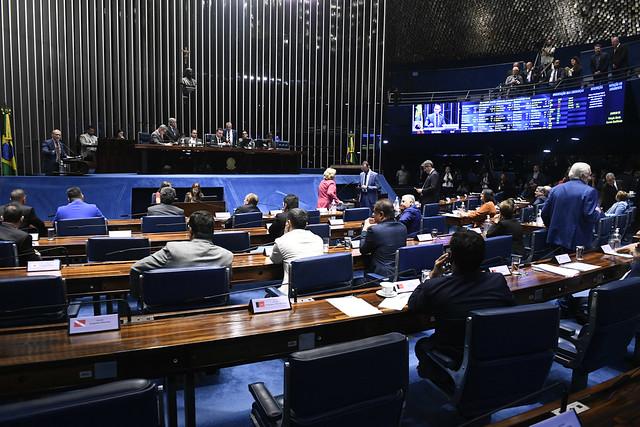 Senado aprova PEC que limita decisões individuais de ministros do STF