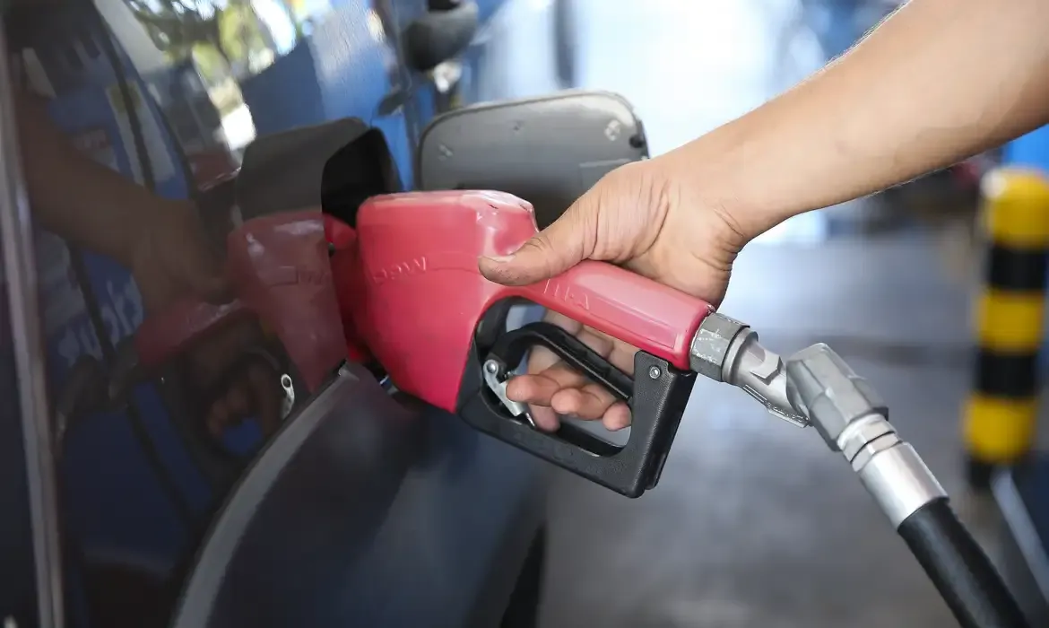 3R atualiza tabela de preços; Gasolina fica estável e Diesel tem queda de R$0,02