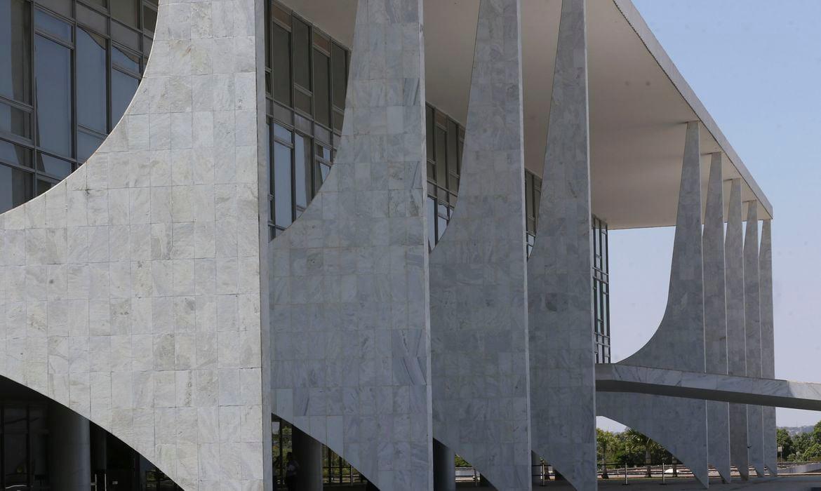 Governo gastou R$ 26,8 milhões em reformas e mobiliário para Palácios em 2023