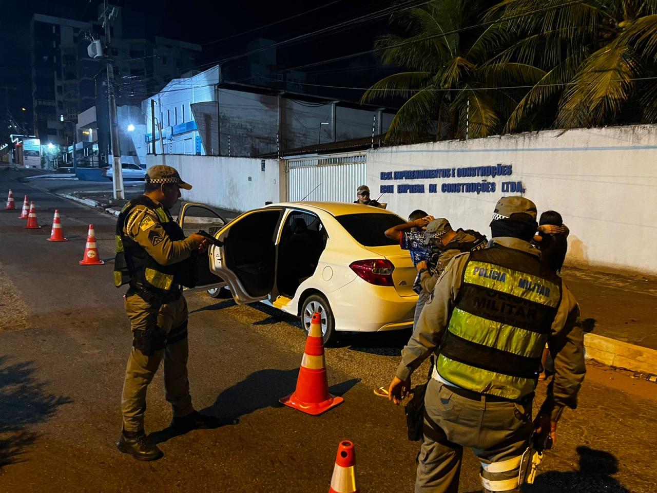 LEI SECA/CPRE DEFLAGRA OPERAÇÃO EM DIVERSOS PONTOS DE NATAL E AUTUA VINTE E UM CONDUTORES POR DIRIGIR SOB EFEITO DE ÁLCOOL. TRÊS SÃO PRESOS EM FLAGRAN