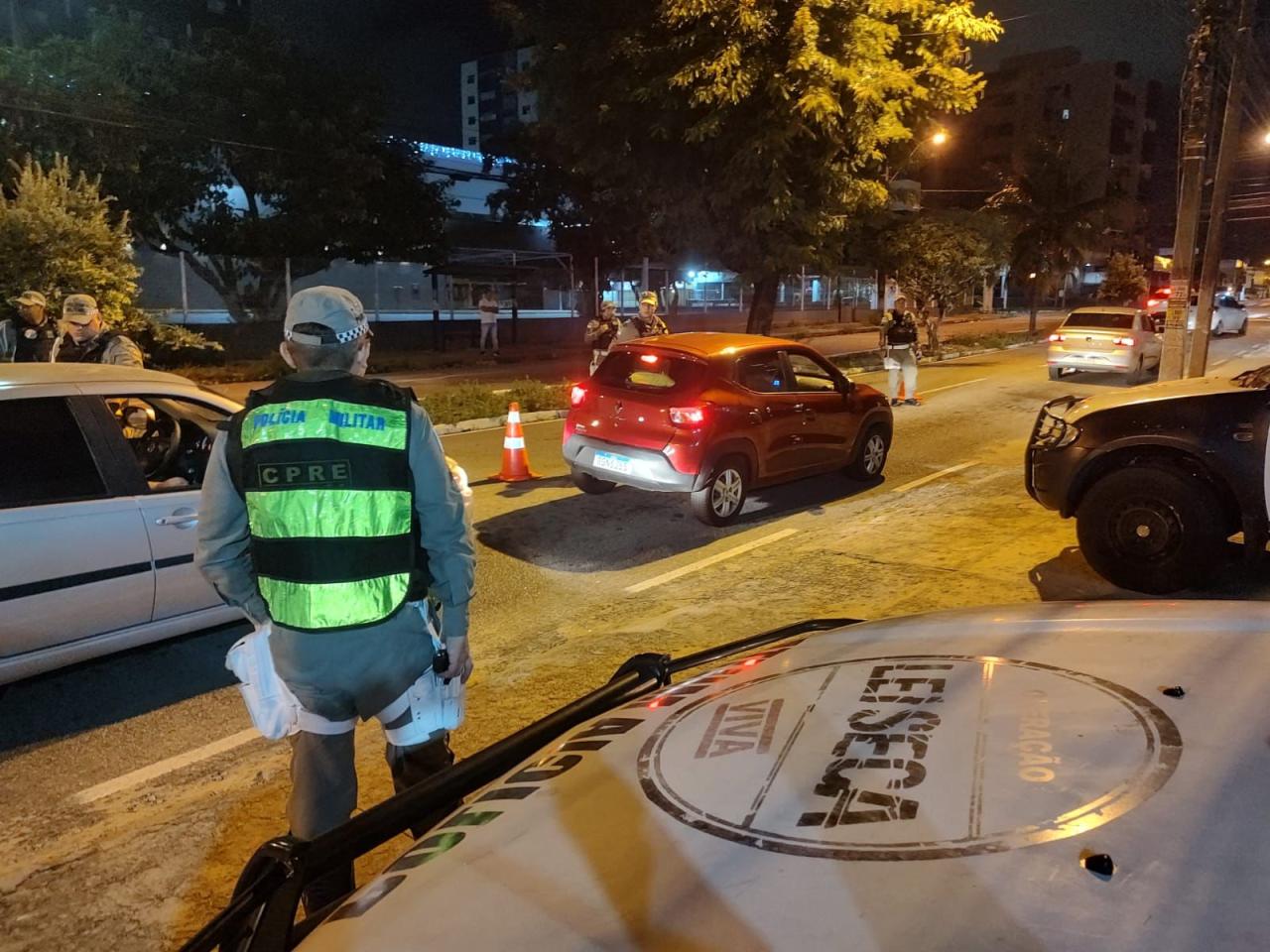LEI SECA/CPRE REGISTRA PRISÕES DE CONDUTORES EMBRIAGADOS E CONDUZ MAIS TRÊS À DELEGACIA