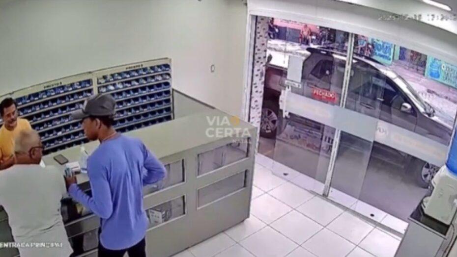 Loja em Nova Parnamirim é alvo de assalto e carro de cliente é roubado