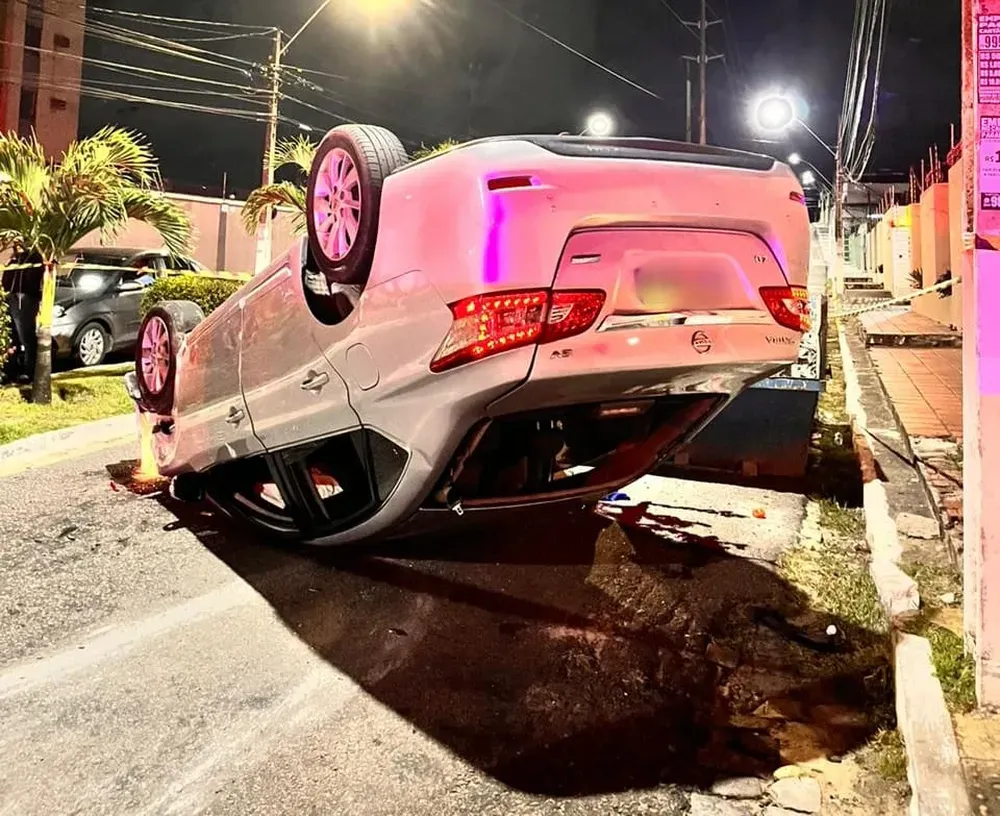 Motorista morre após capotamento de carro em Nova Parnamirim