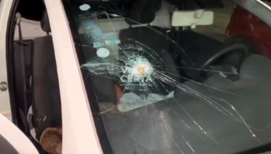 Mulher quebra carro de marido após briga em Natal; homem registra ocorrência