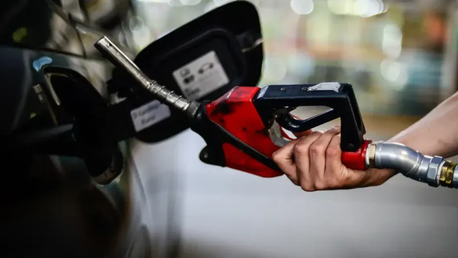 Petrobras reduz preço do diesel às distribuidoras nesta sexta-feira 8
