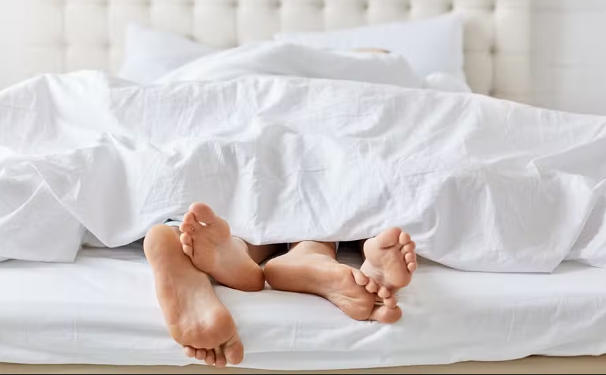 Sexo: 4 a cada 10 casais têm até 3 relações por mês: um casal pode ser feliz com pouco sexo? Sexóloga afirma que sim; entenda