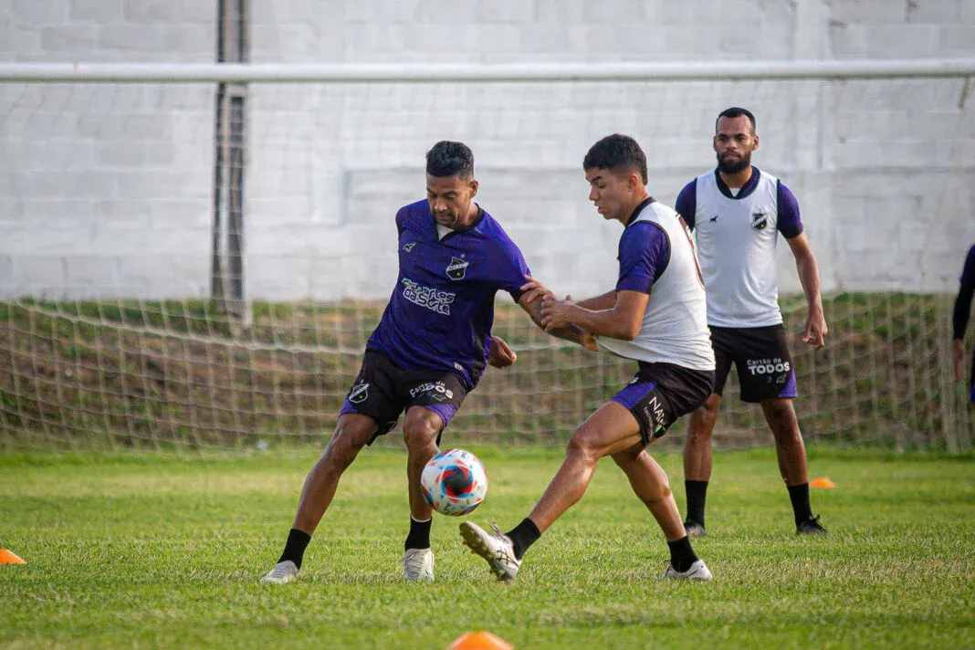 ABC tem pouco tempo para recuperar elenco