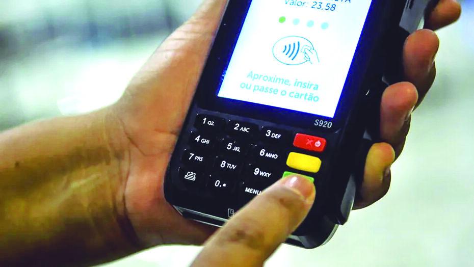 Cartão de crédito rotativo: juros para quem atrasa fatura não poderão ultrapassar dívida original