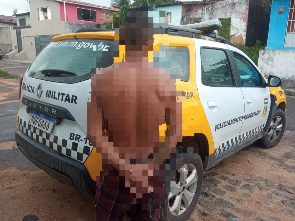 COM DROGA, HOMEM É PRESO PELO CPRE NO CENTRO DE NÍSIA FLORESTA