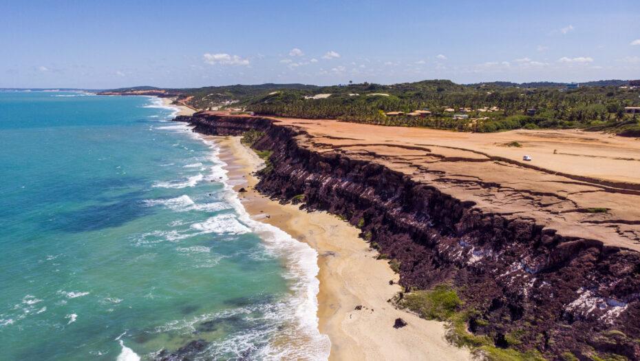 Golfinho é encontrado morto na praia de Pipa, no litoral sul do Rio Grande do Norte
