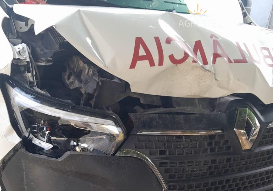 Ambulância que transportava grávida sofre acidente no interior do RN