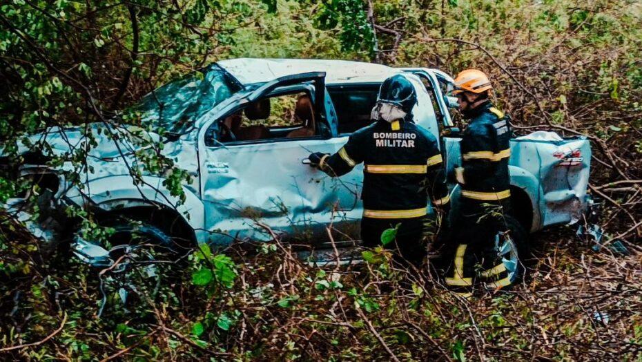 Duas pessoas ficam feridas após capotamento na BR 304, no RN