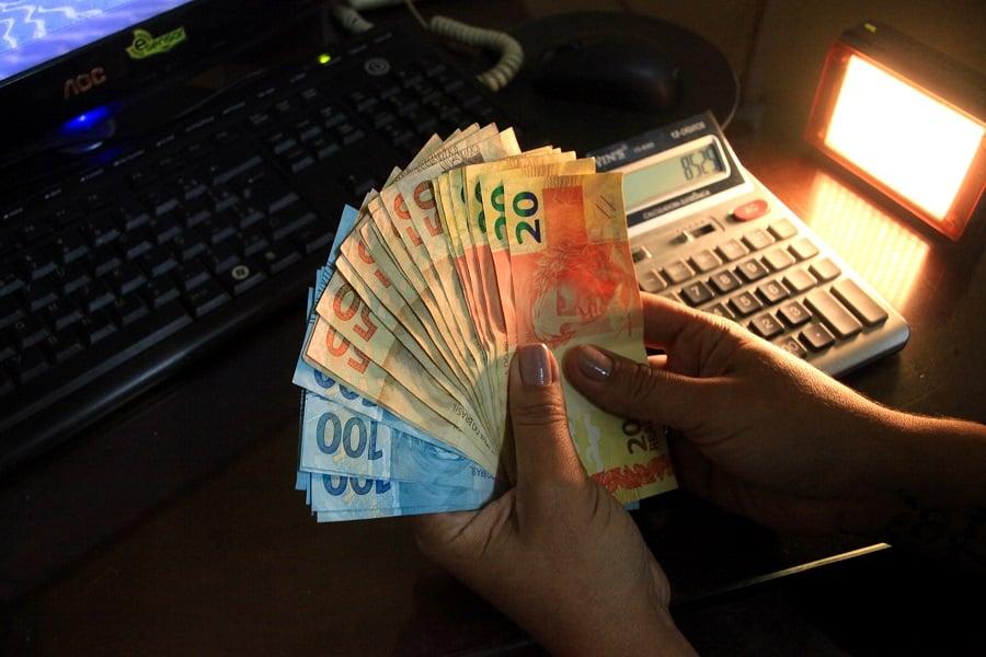 Estimativas do mercado para inflação e PIB permanecem estáveis