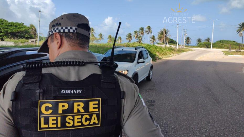 Lei Seca prende homem por embriaguez ao volante na zona Leste de Natal