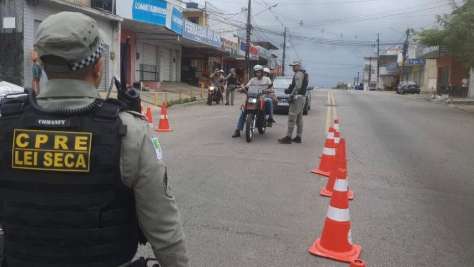 Motociclista embriagado é flagrado transportando o filho de 10 anos em Natal