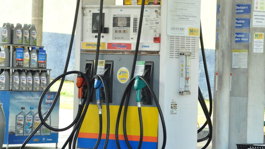 Preço da gasolina comum em Natal aumentou mais de 7%, identifica pesquisa do Procon