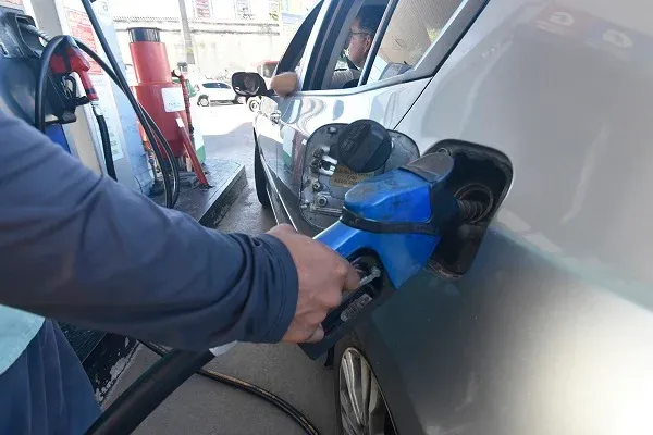 3R reduz preço da gasolina em R$0,20 e aumenta diesel em R$0,20 na refinaria do RN