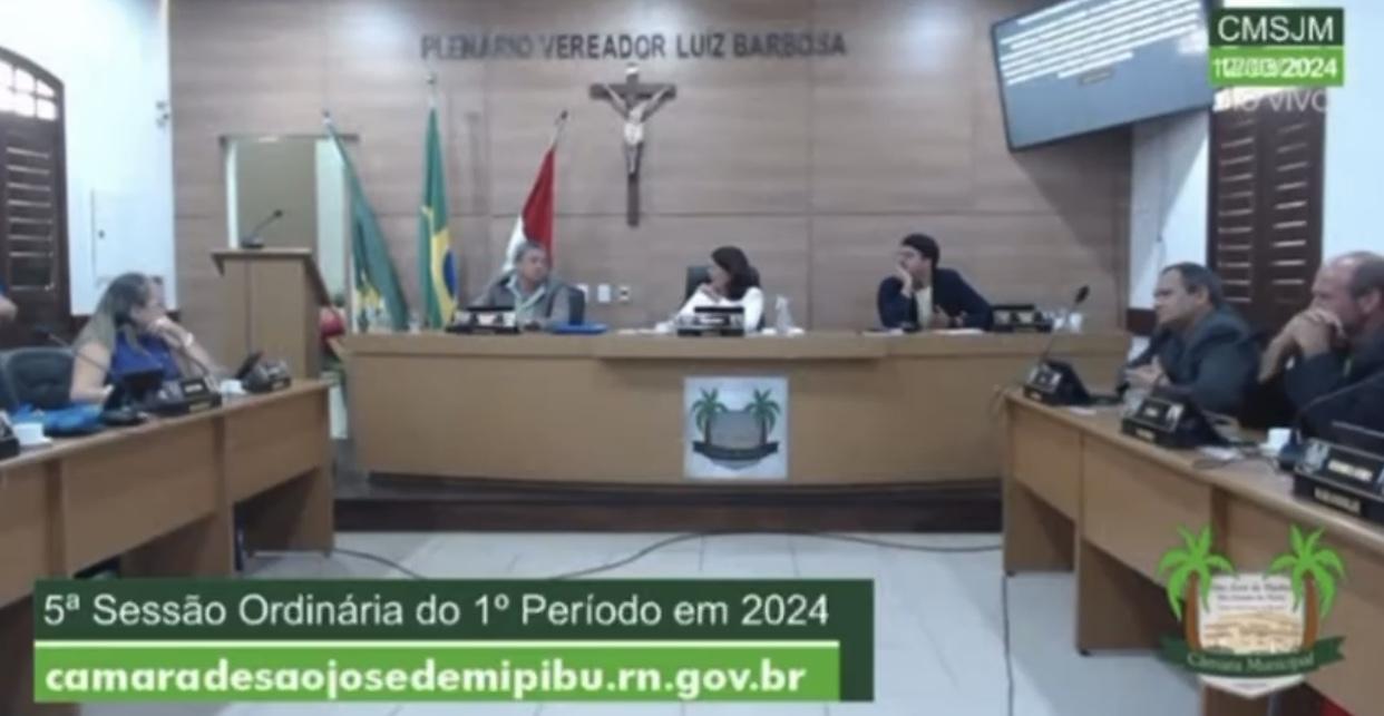 NO MÊS DEDICADO À DEFESA DAS MULHERES, VEREADOR DE SÃO JOSÉ DE MIPIBU MENOSPREZA ATUAÇÃO DE VEREADORA DURANTE DEBATE DE PROJETO